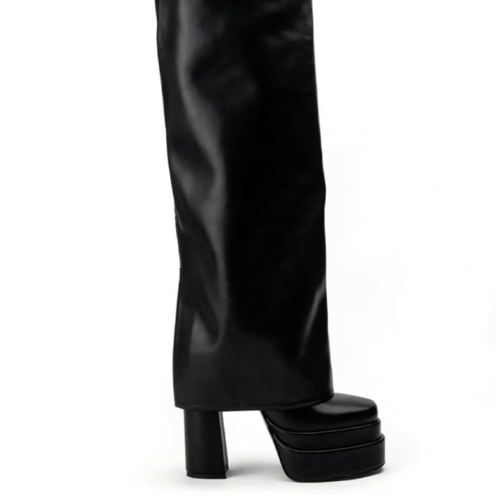 INVISIBLE-BLACK PLATFORM FOLD OVER BOOT